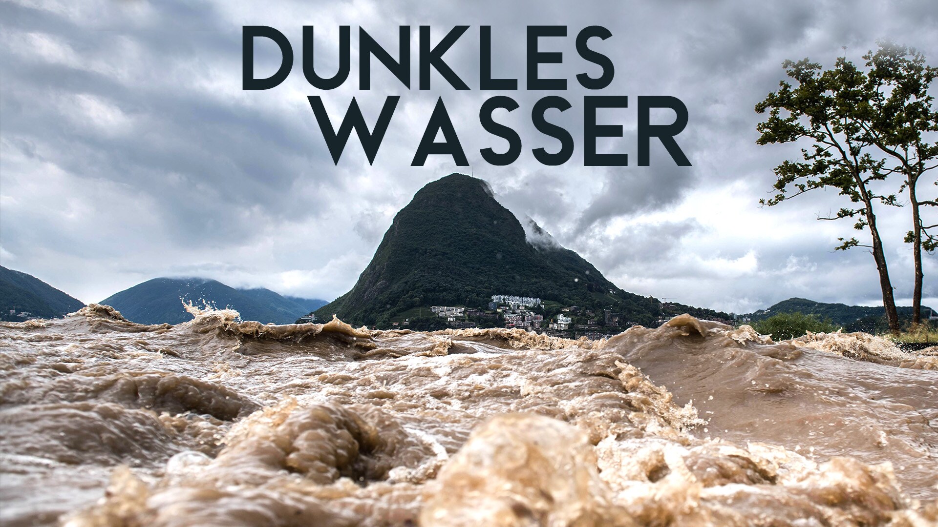  Dunkles Wasser