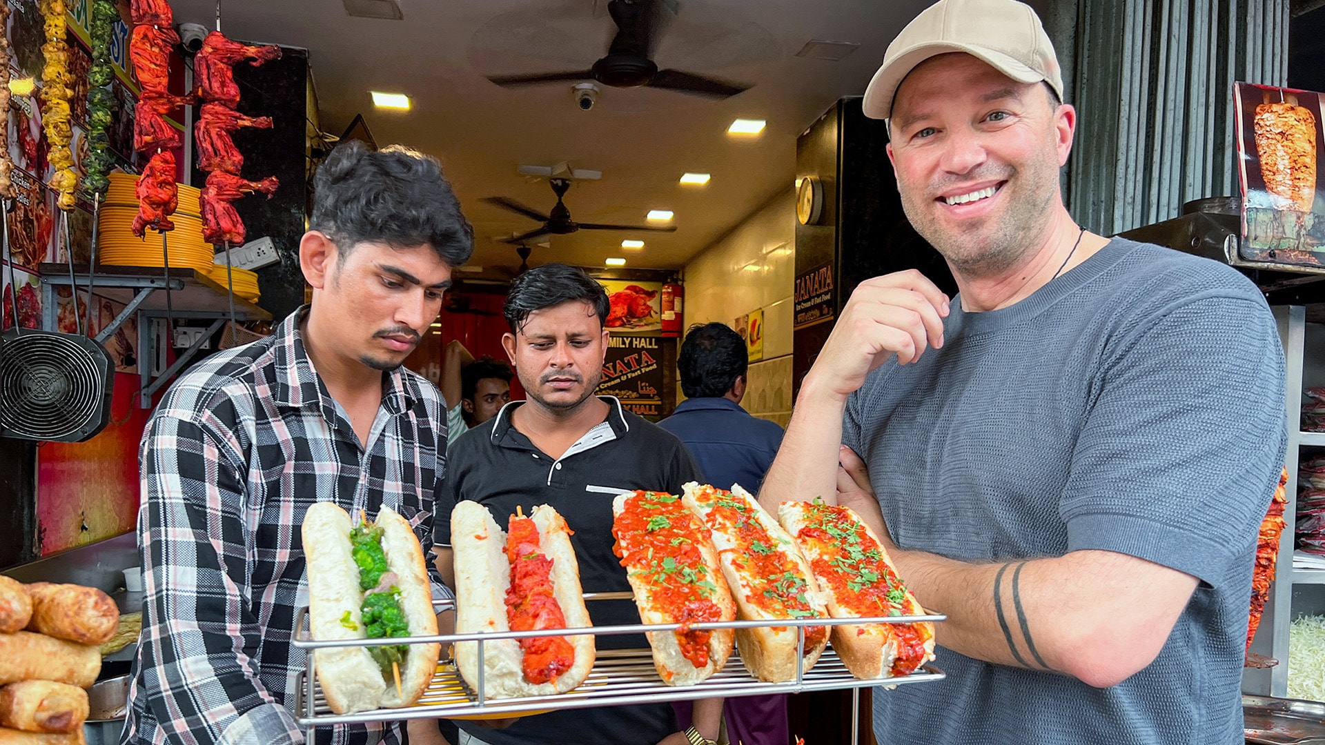 Indien: Jonny wagt Mumbais Streetfood