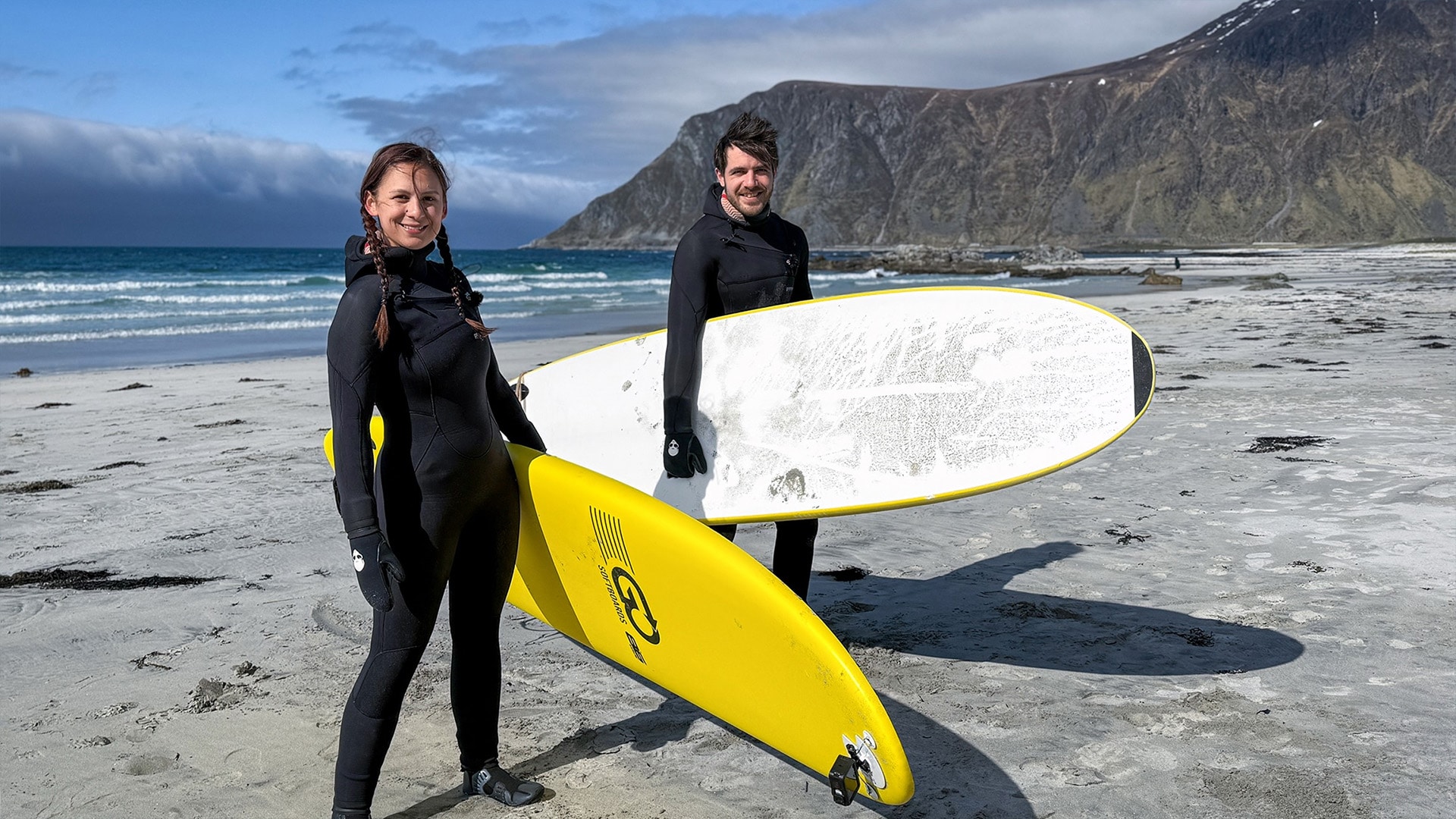 Mira wagt arktisches Surfen