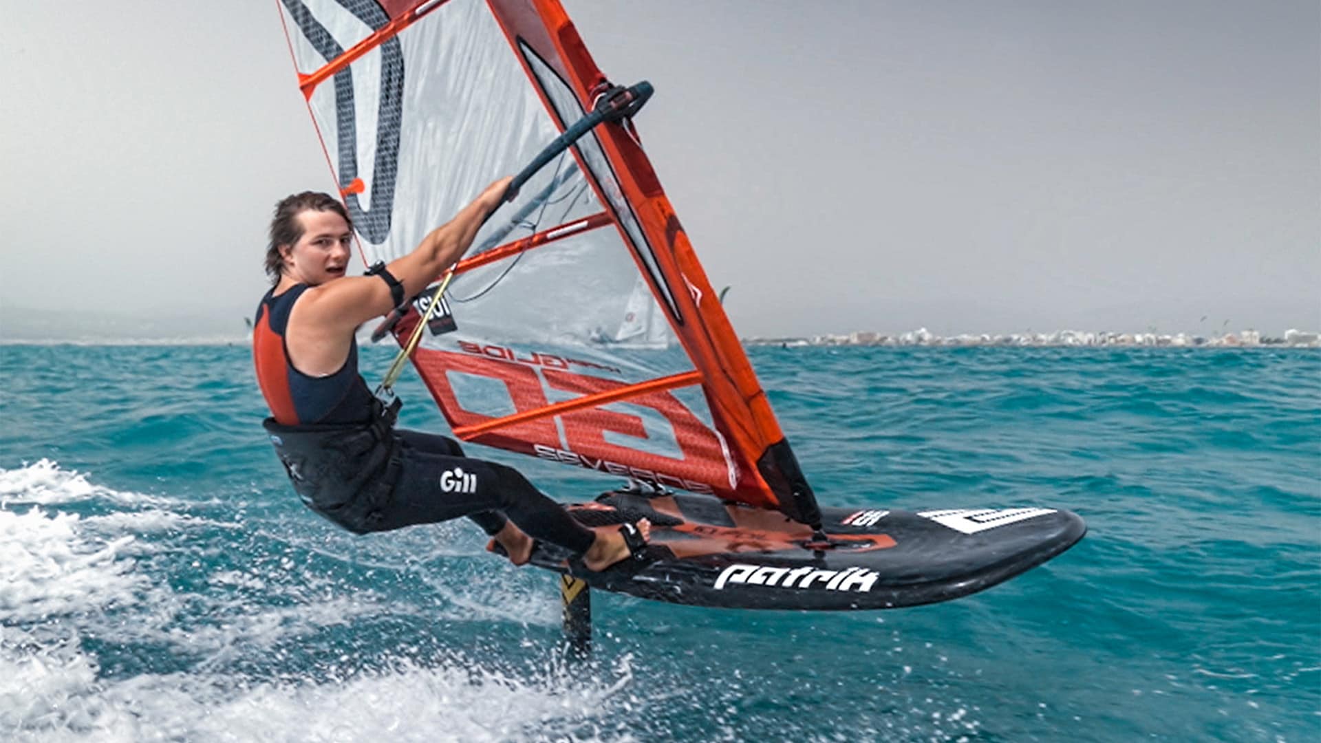 Windsurf, nuoto e tuffi